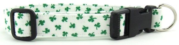 Shiny Shamrocks on White Dog Collar (Option: Small)